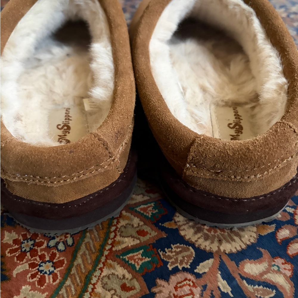 Like new My Slippers slip on brown suede and faux fur size 10 men’s. Warm. - Picture 8 of 11